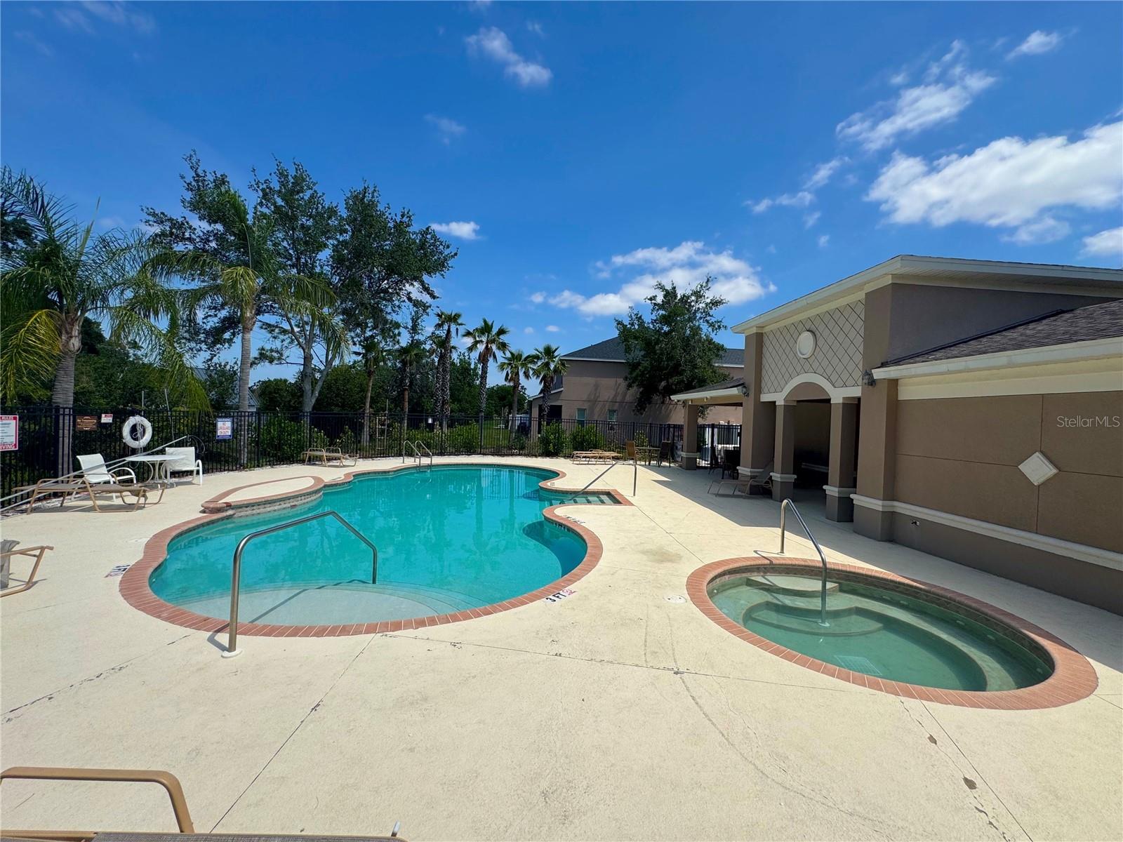1390 GRANTHAM DR