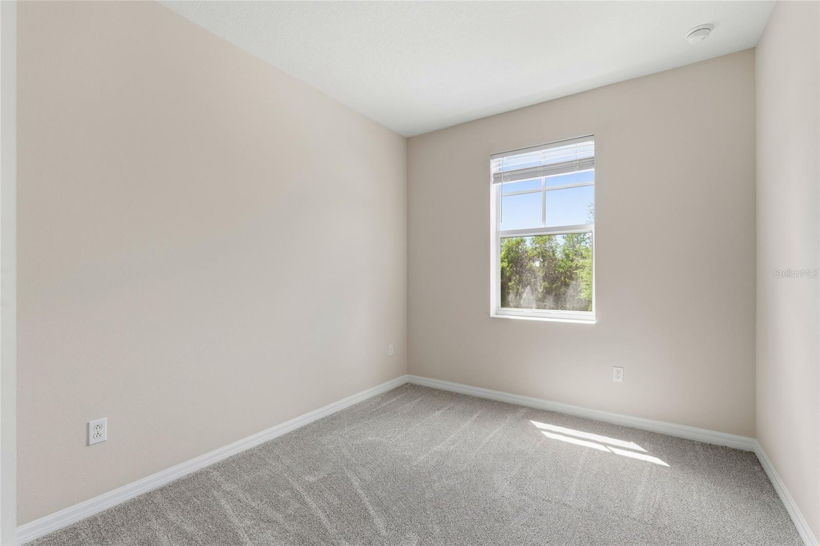 1386 GRANTHAM DR