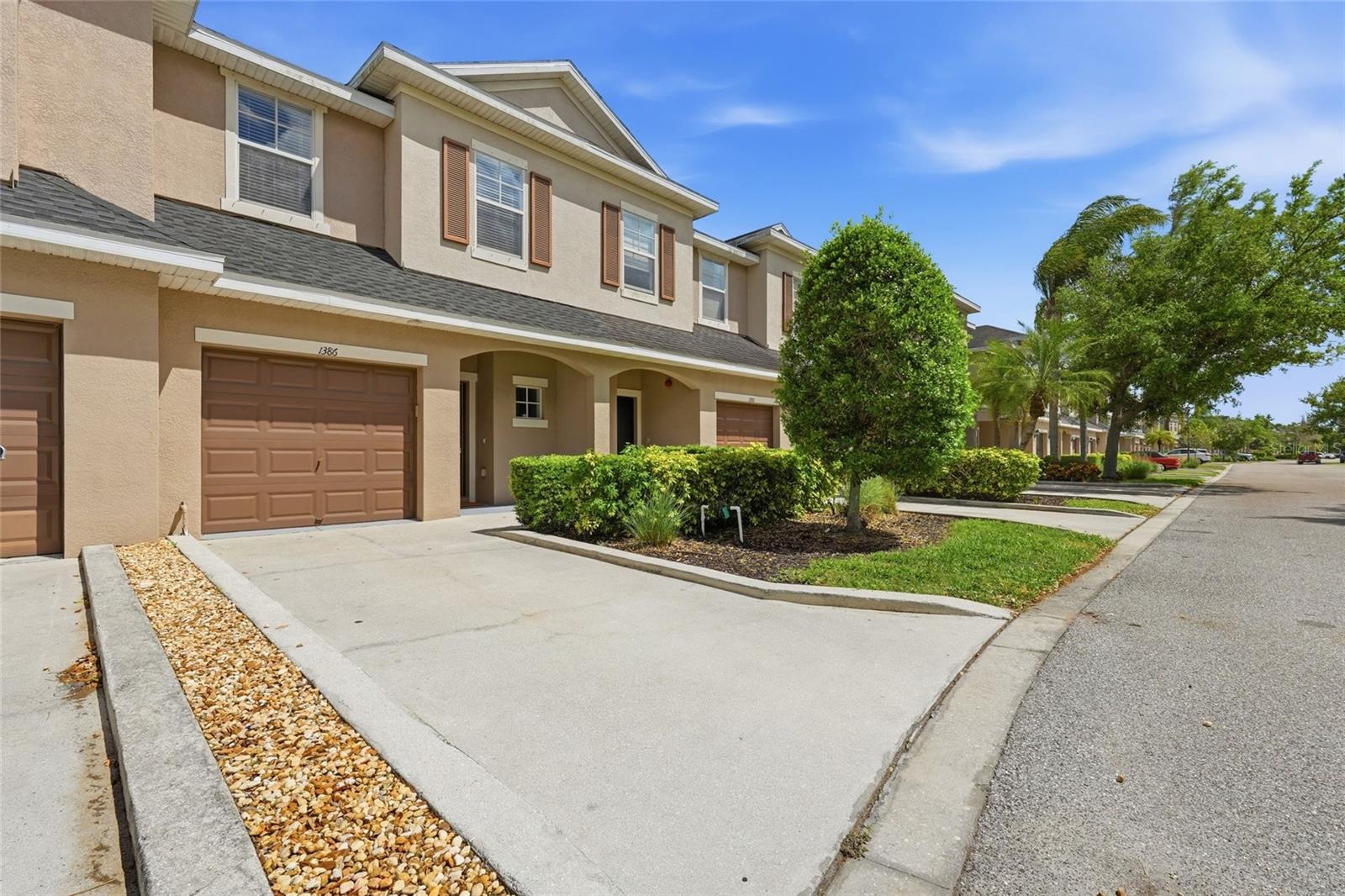 1386 GRANTHAM DR