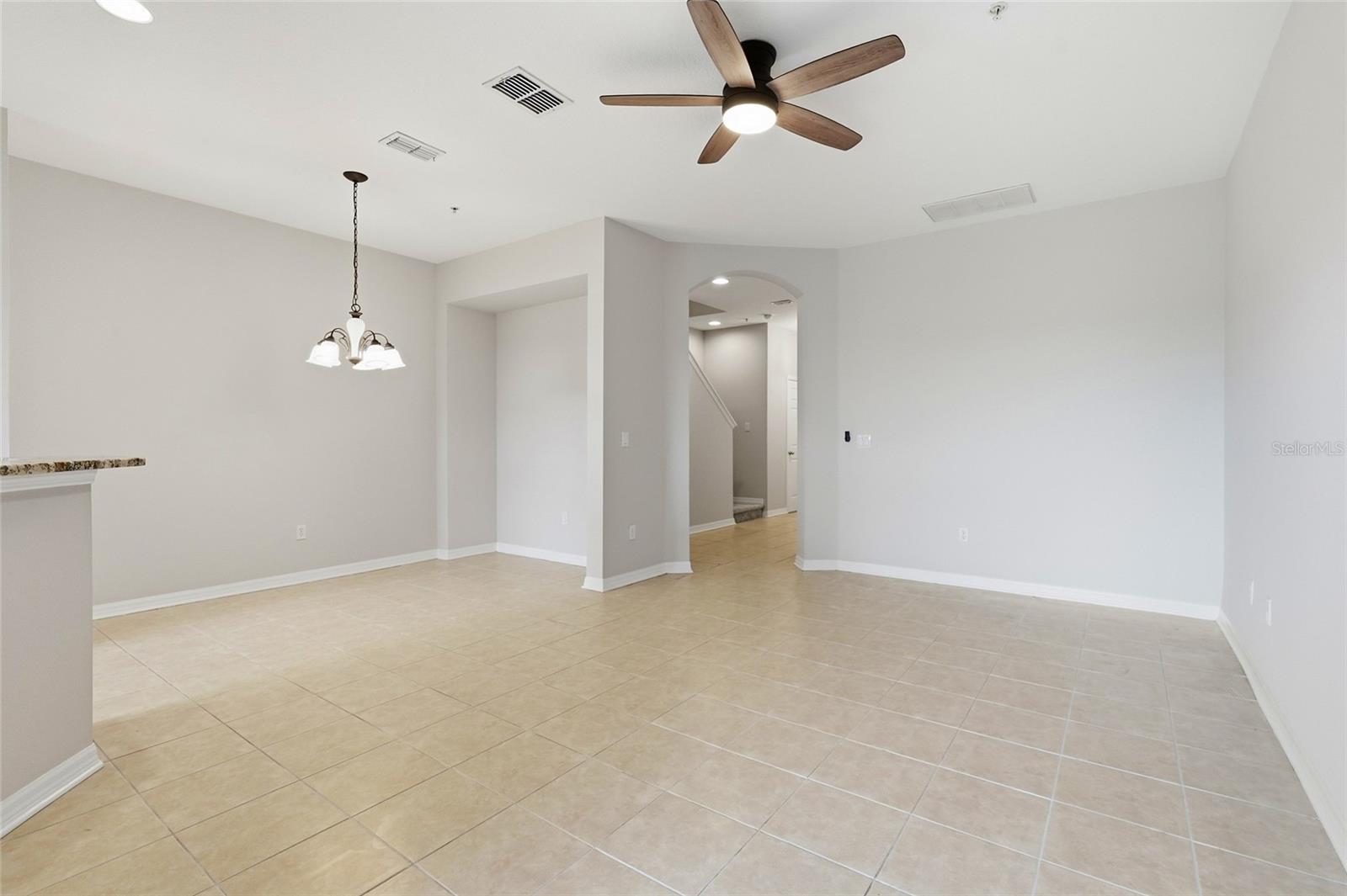 1386 GRANTHAM DR