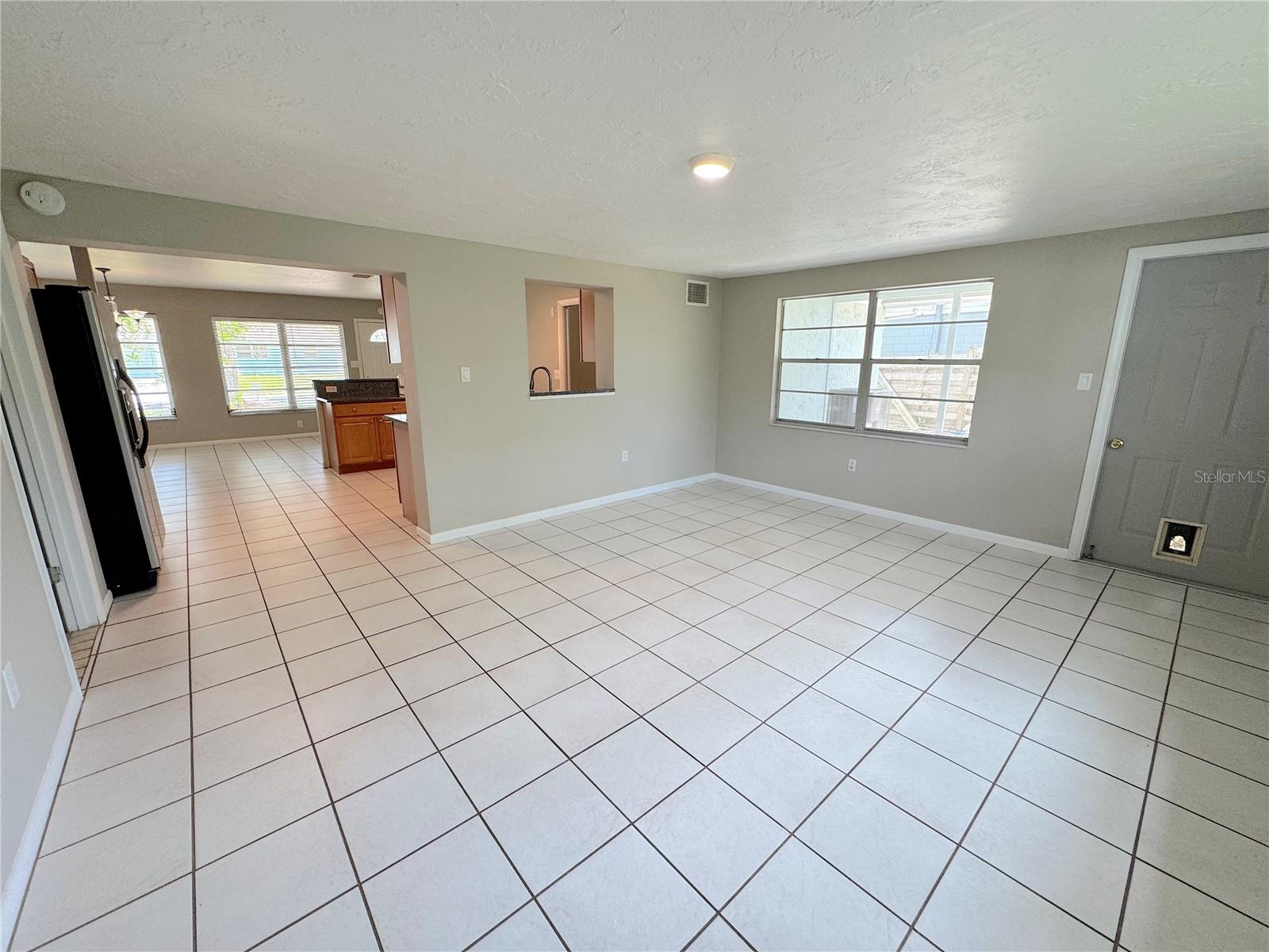 3883 HAWKEYE CIR