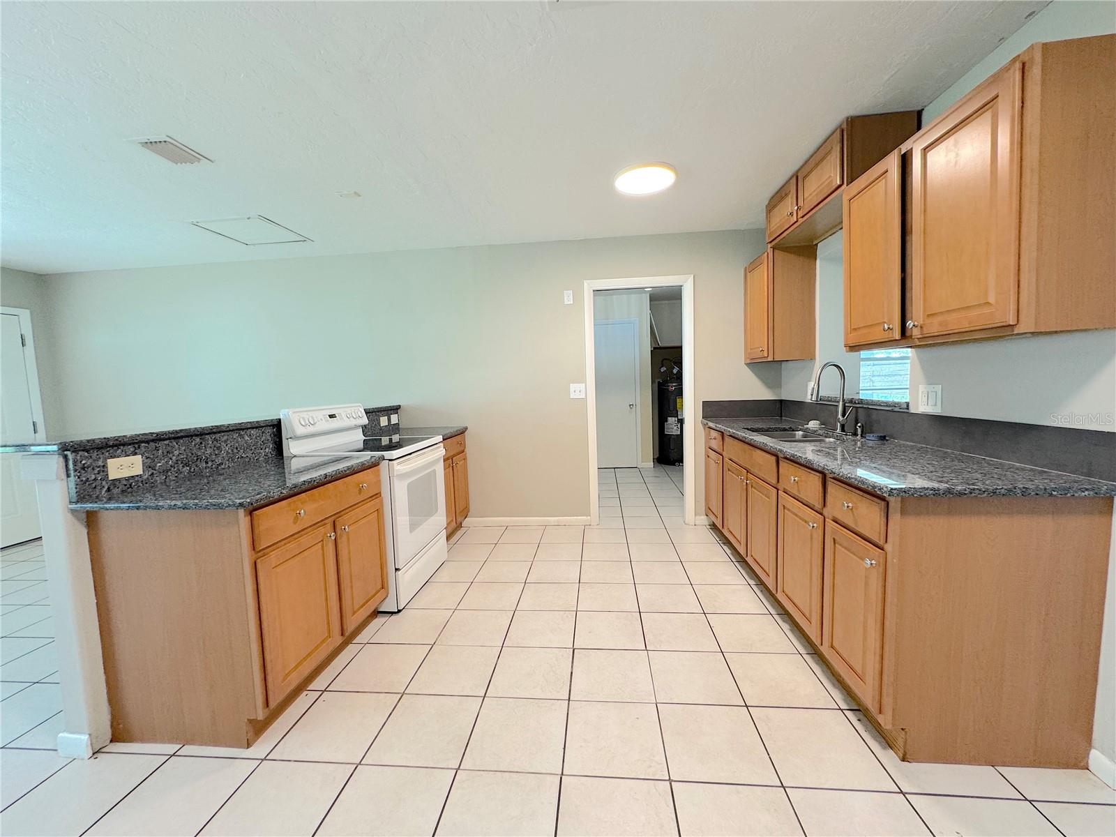 3883 HAWKEYE CIR