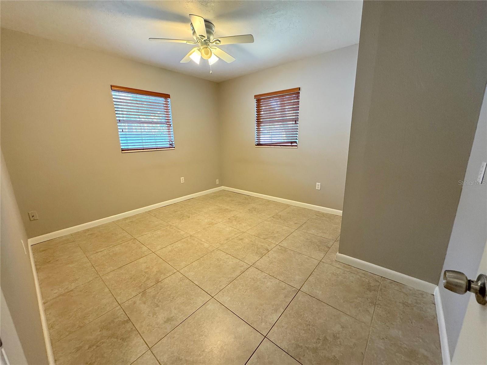 3883 HAWKEYE CIR