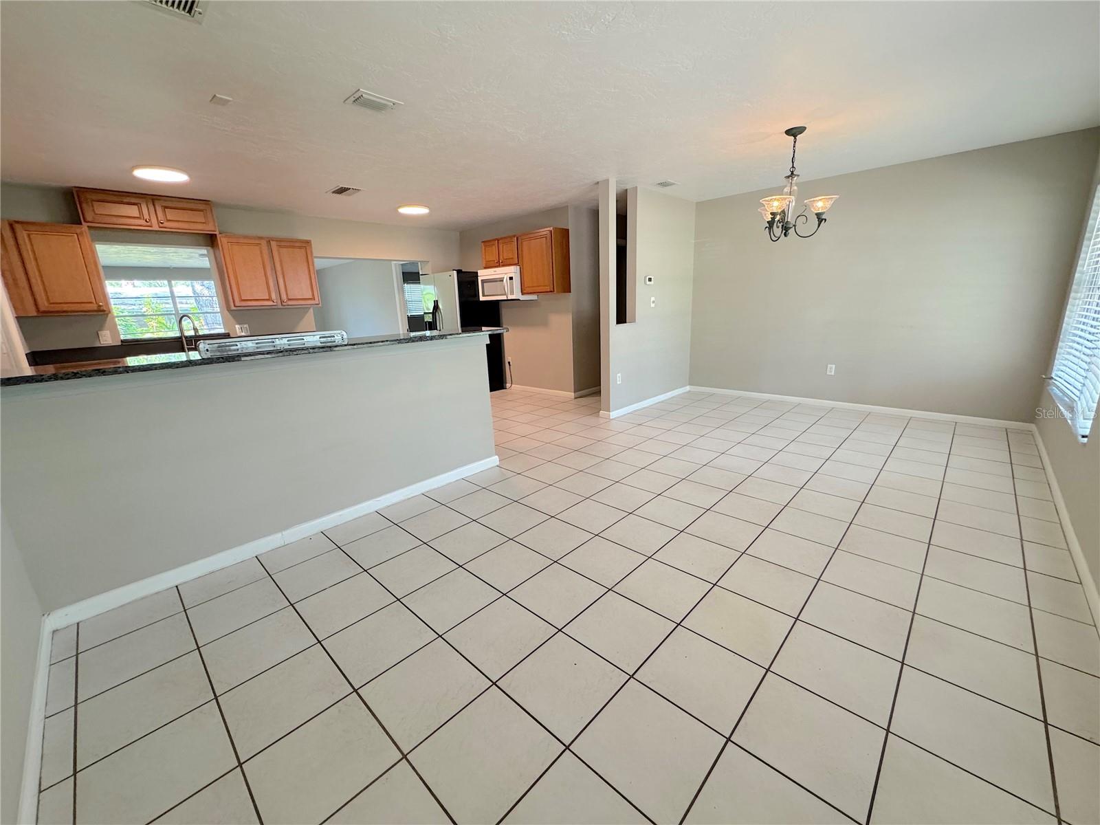 3883 HAWKEYE CIR