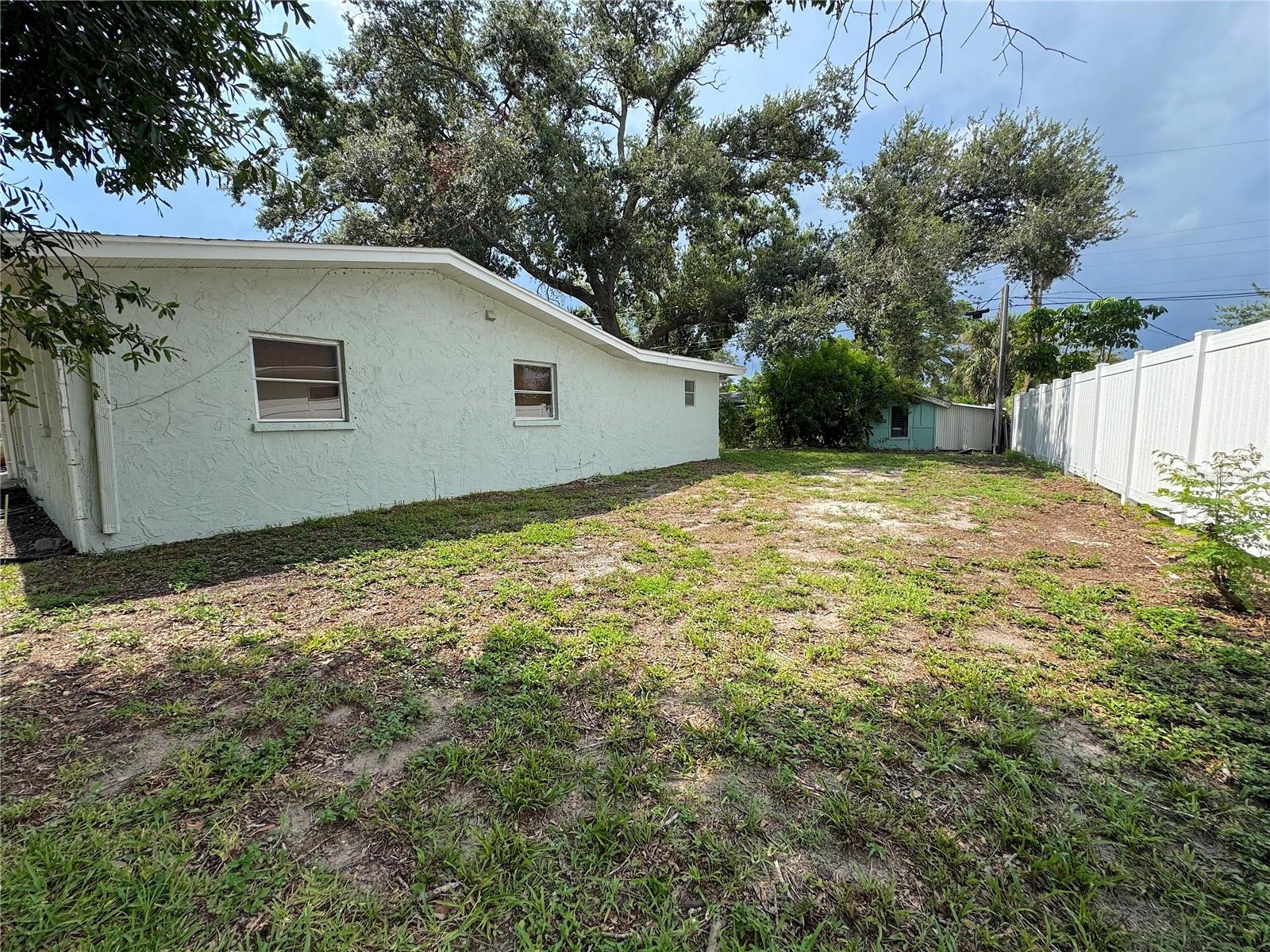 3883 HAWKEYE CIR