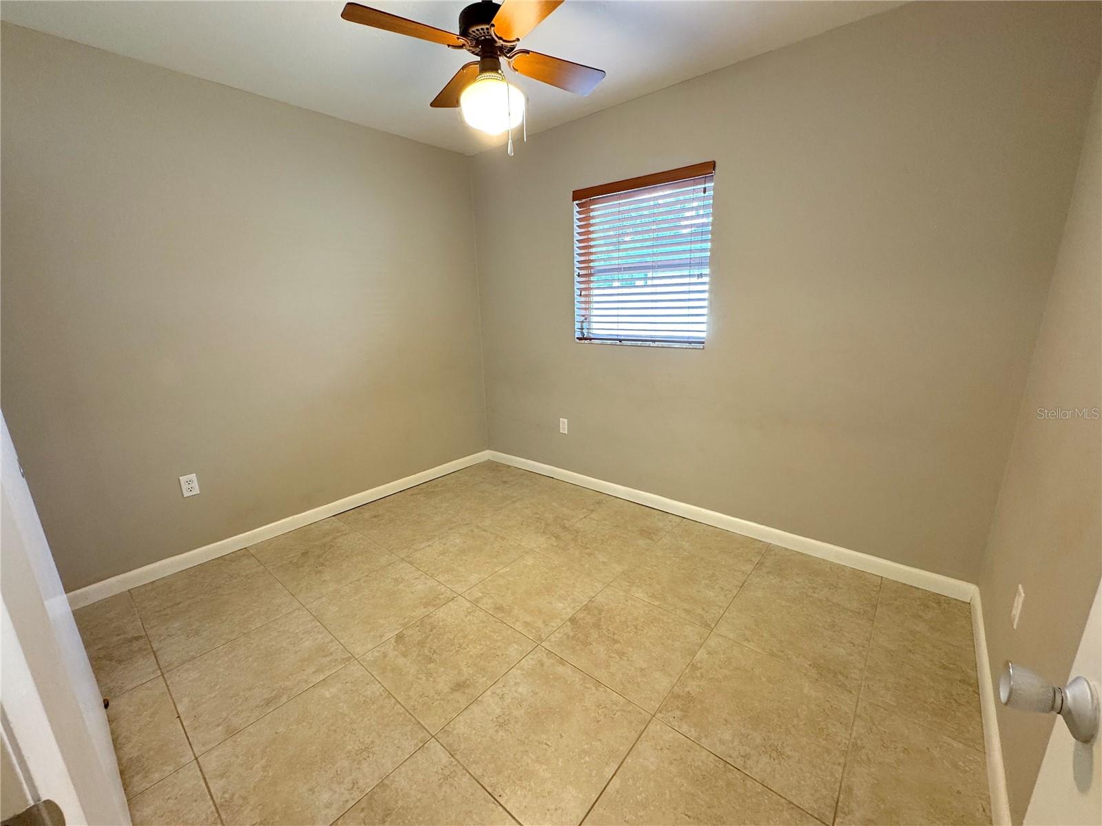 3883 HAWKEYE CIR