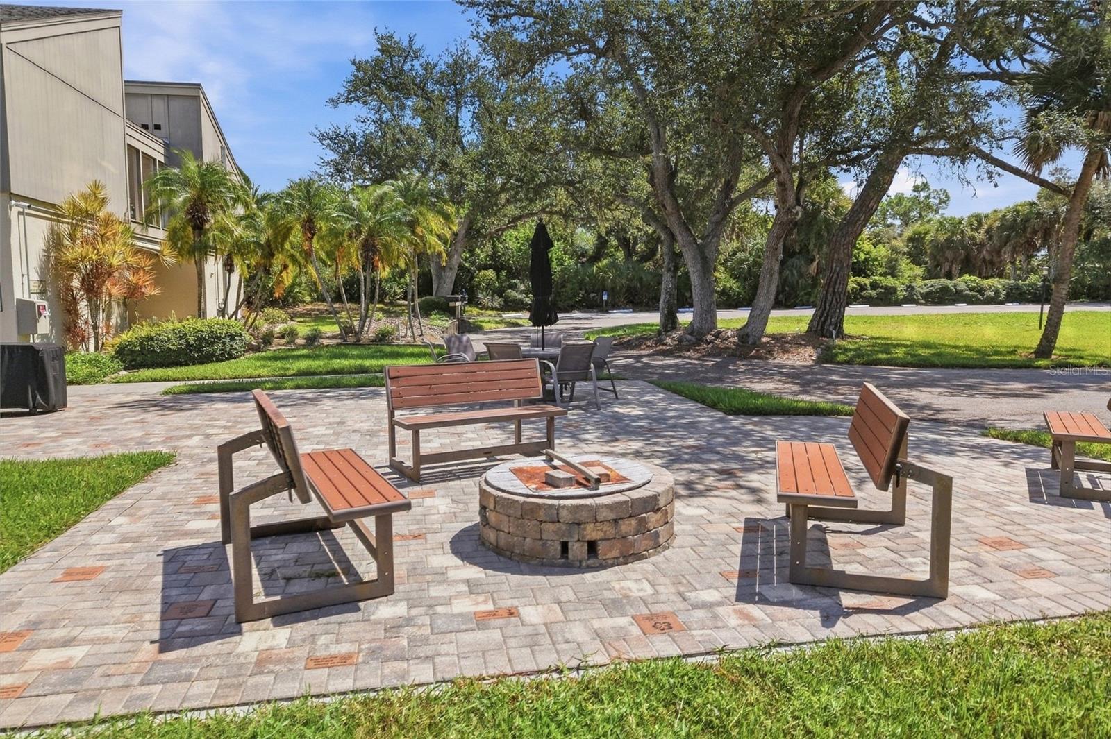 109 WOODLAND PL