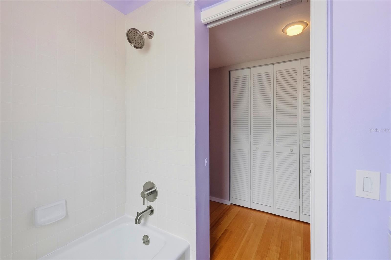 109 WOODLAND PL