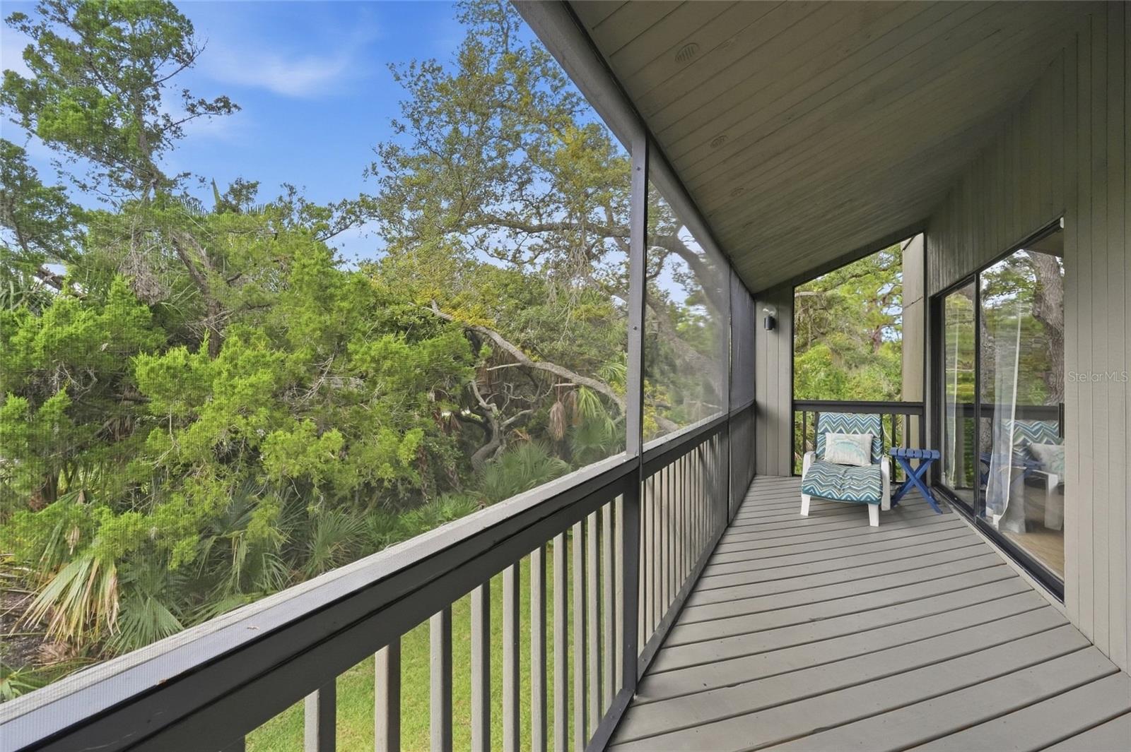109 WOODLAND PL