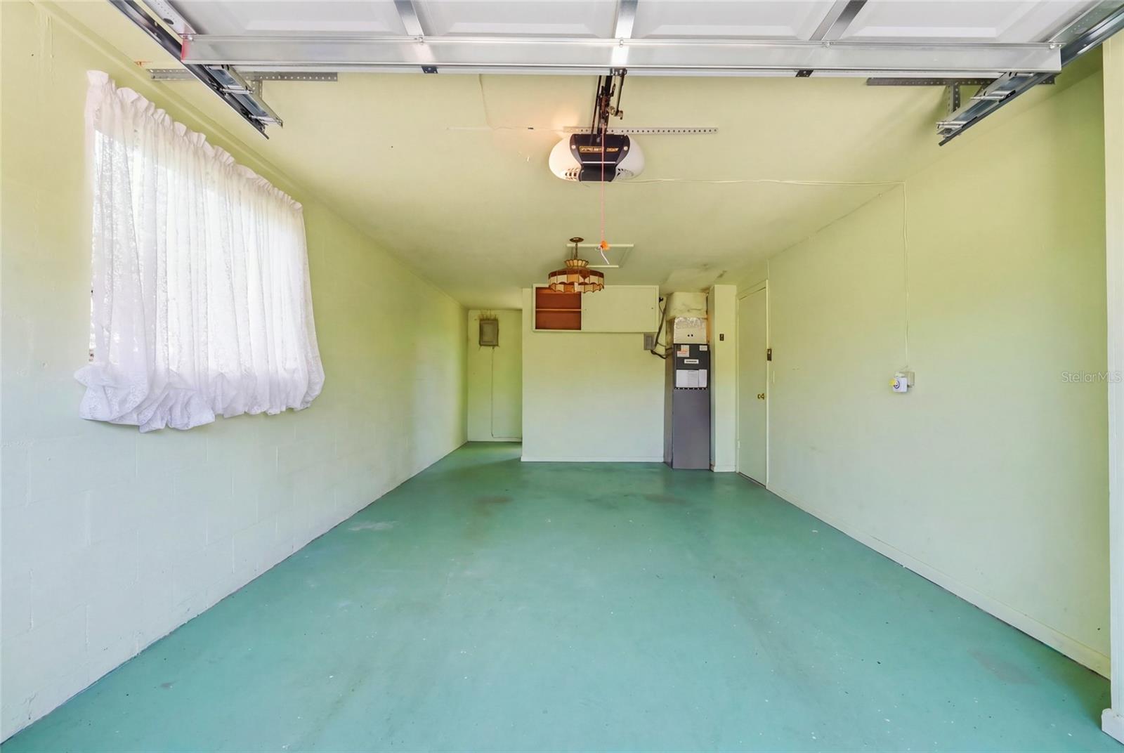 437 BEACH PARK BLVD