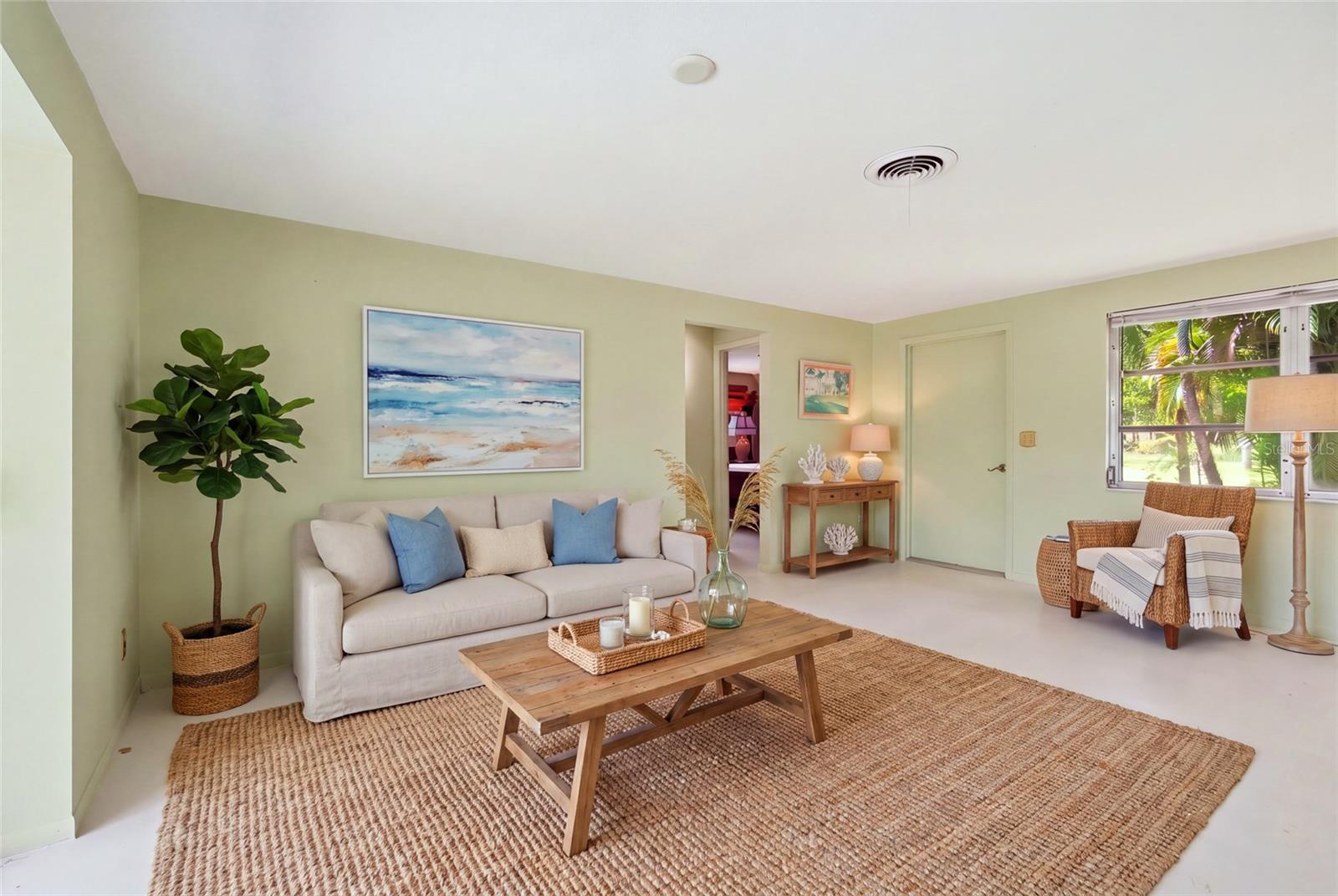 437 BEACH PARK BLVD