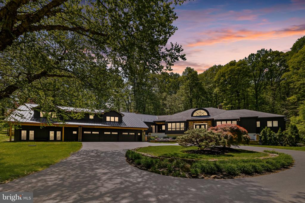 2800 HORSESHOE TRAIL