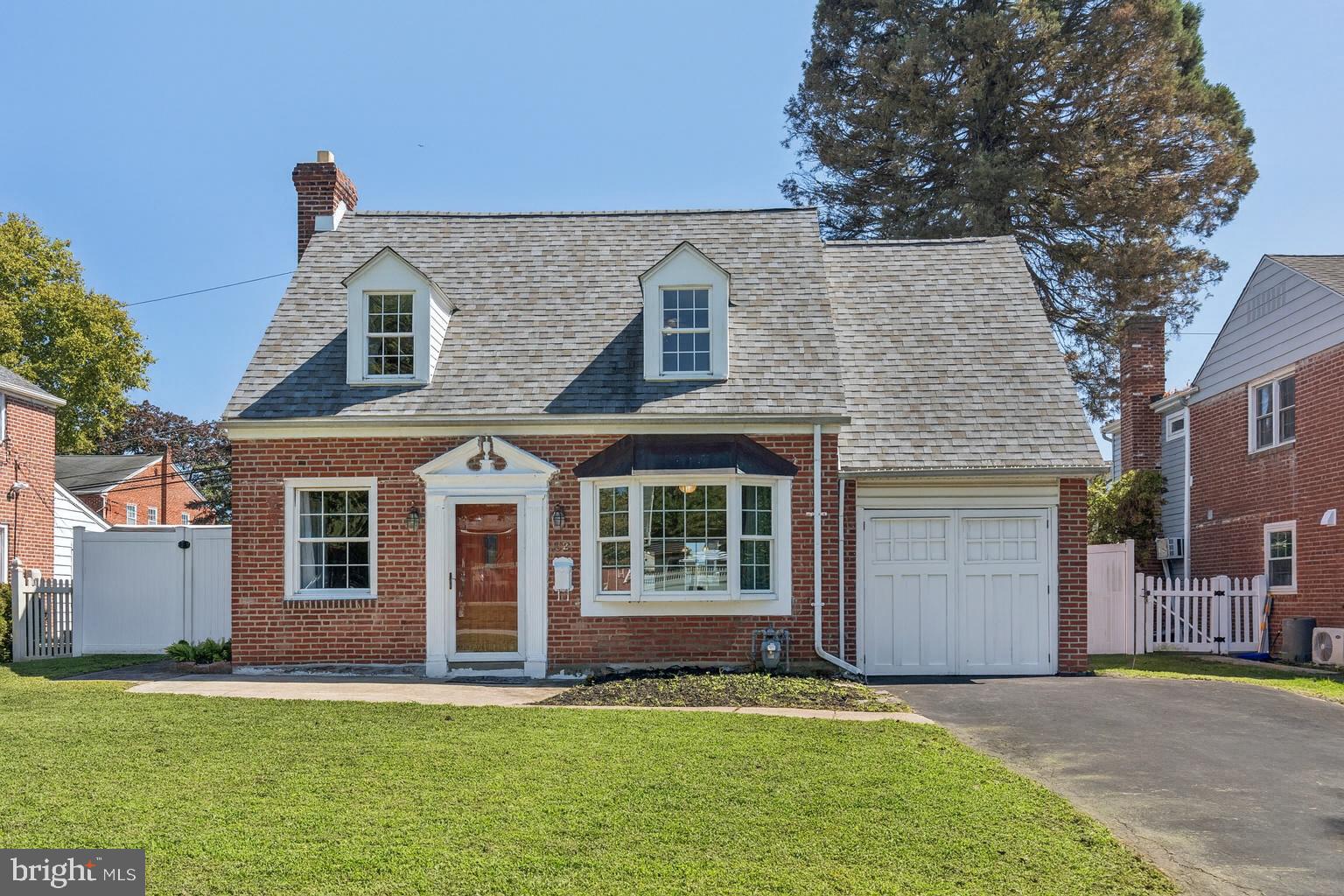 32 E WESTWOOD PARK DRIVE