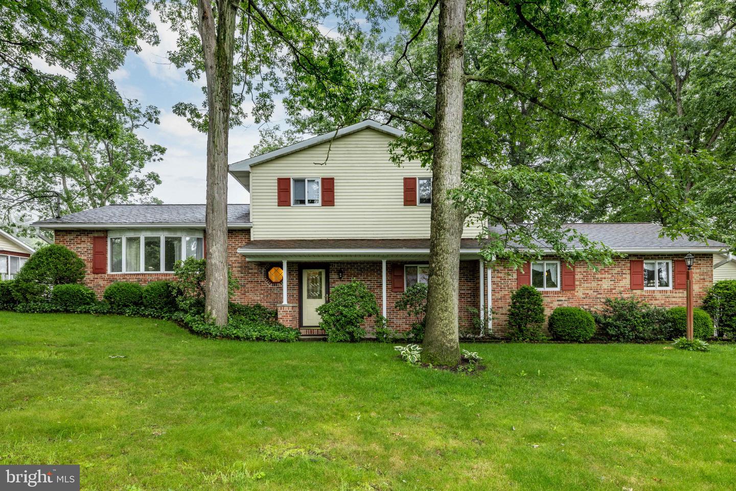 1056 Woodland Dr