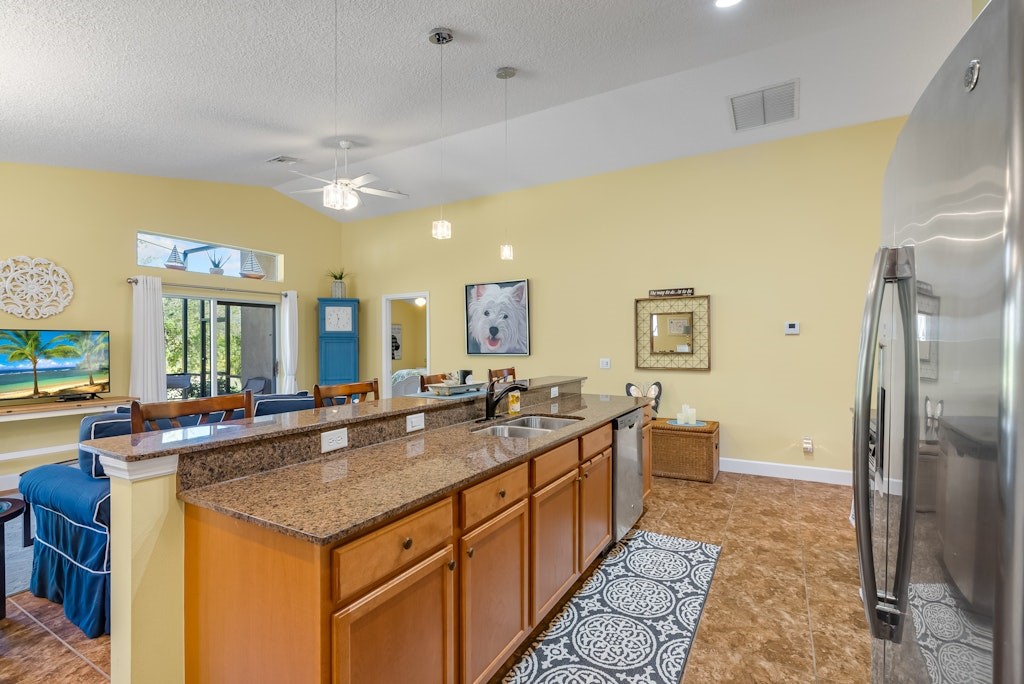 512 Calamondin Way SW