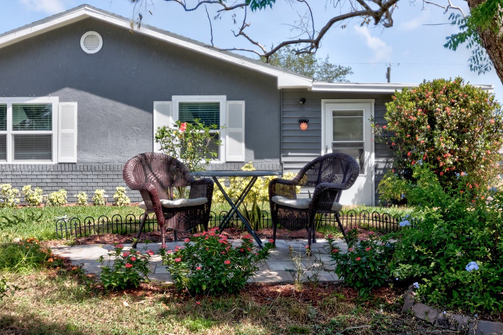 813 Roseland Road
