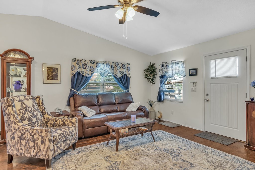 813 Roseland Road