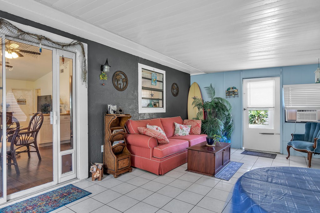 813 Roseland Road