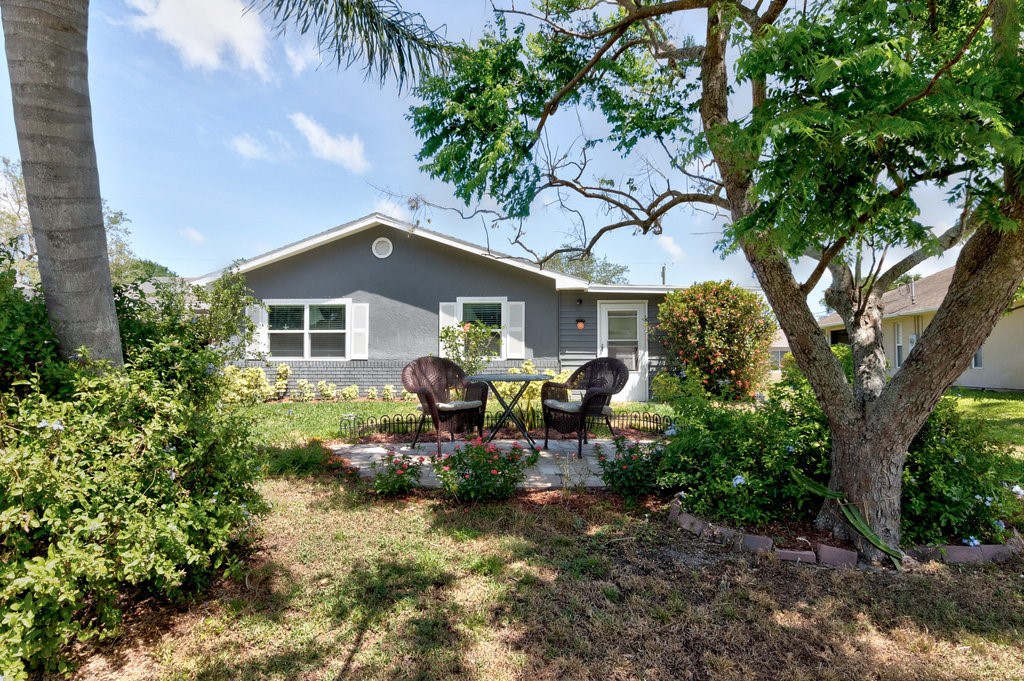 813 Roseland Road