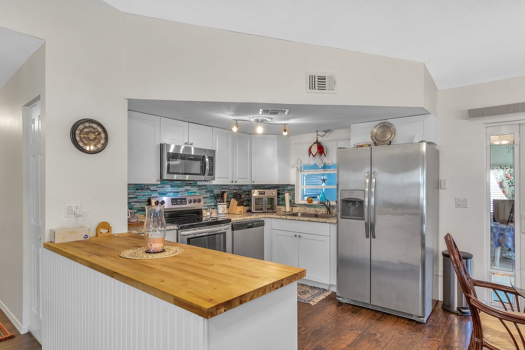 813 Roseland Road