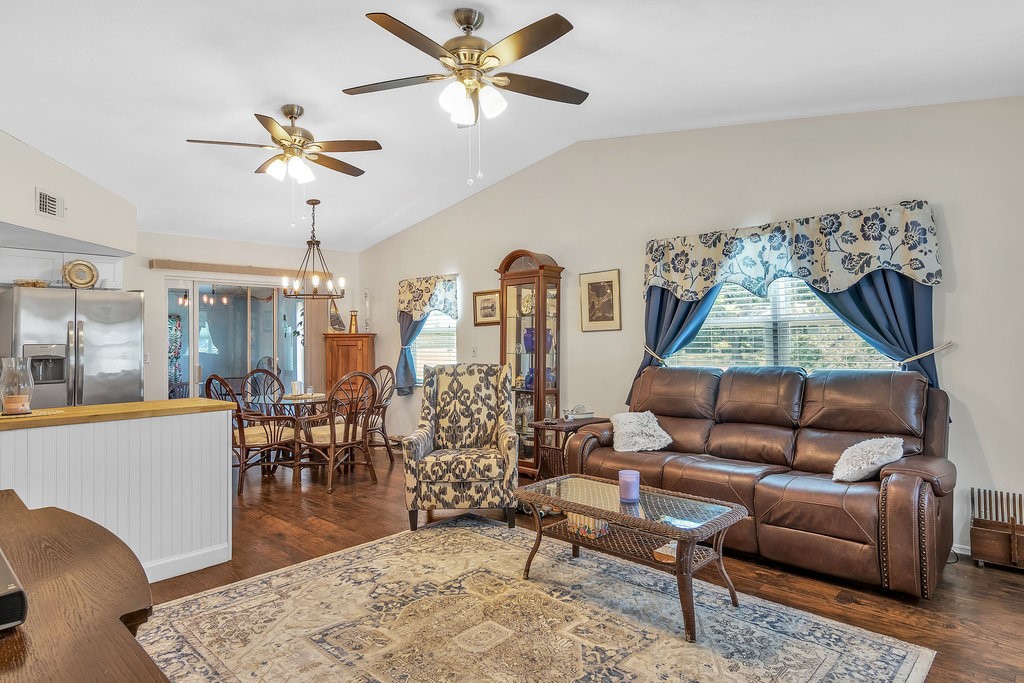 813 Roseland Road