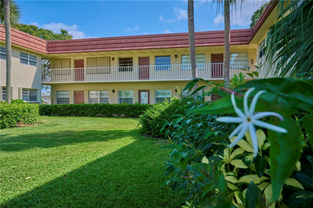 33 Vista Gardens Trail 204