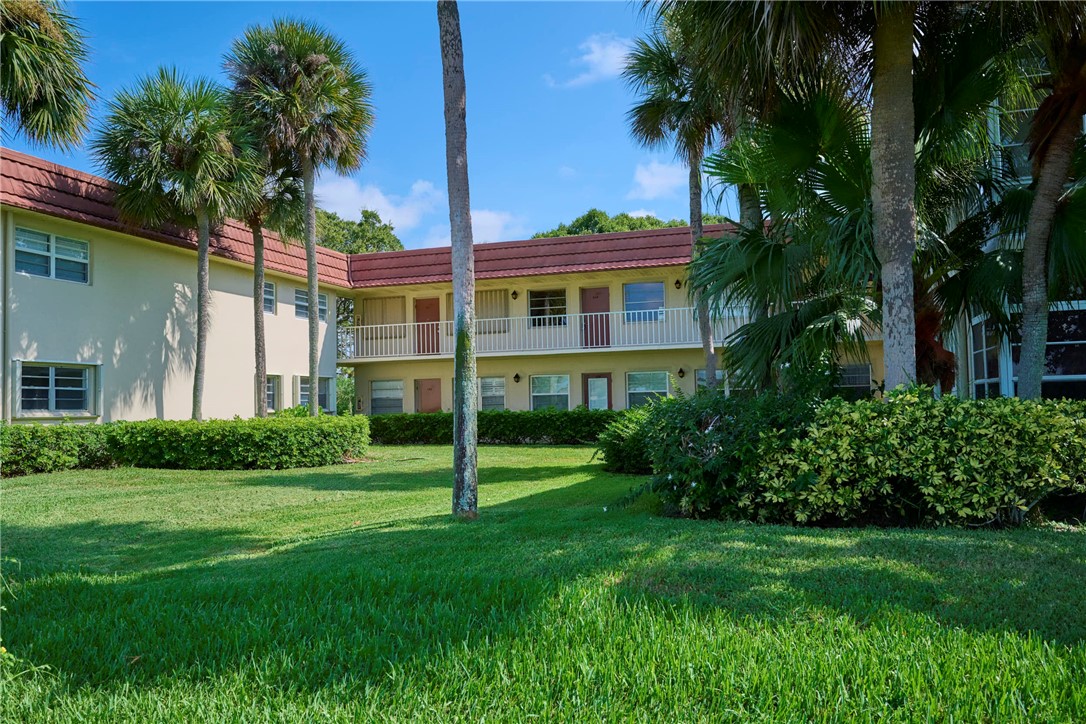 33 Vista Gardens Trail 204