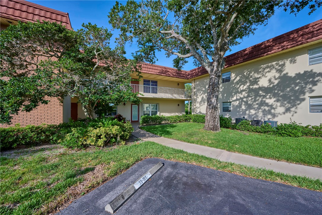 33 Vista Gardens Trail 204