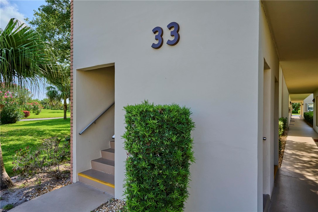 33 Vista Gardens Trail 204