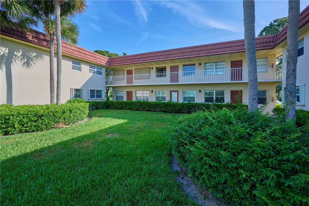 33 Vista Gardens Trail 204