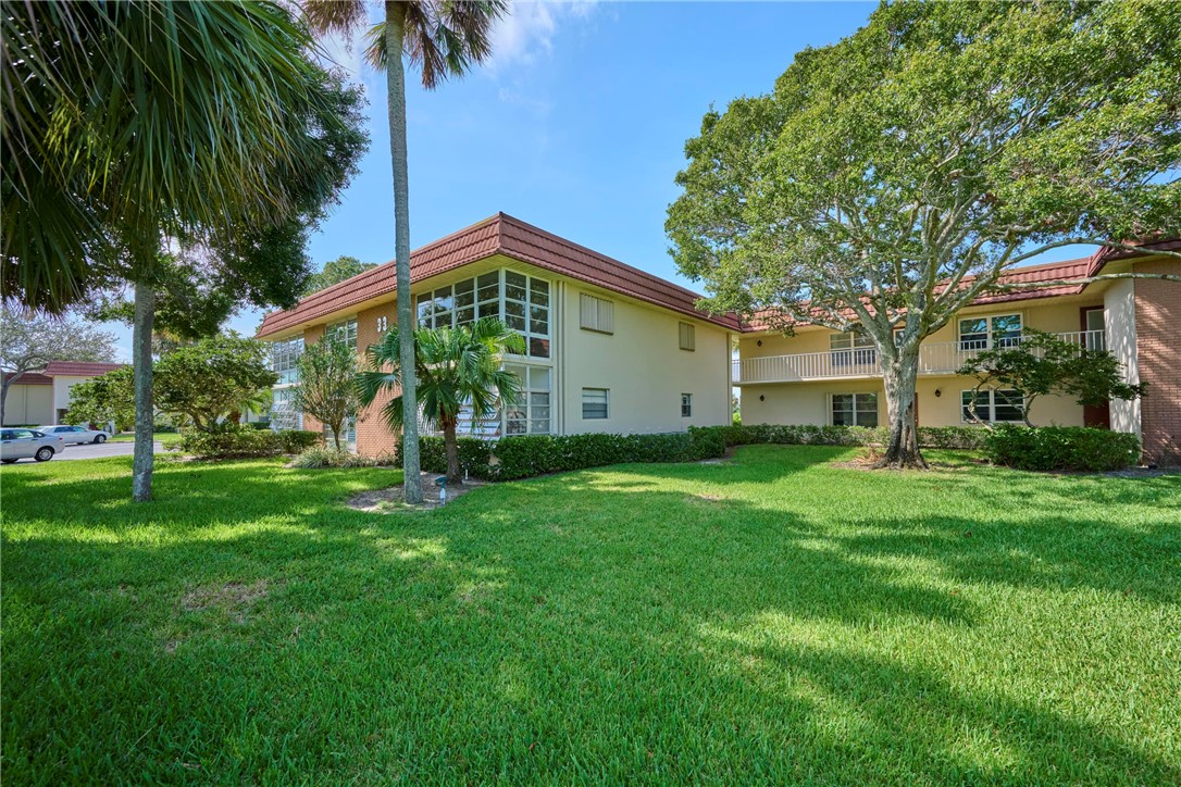 33 Vista Gardens Trail 204