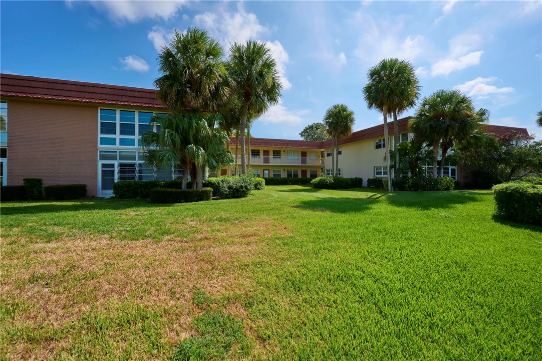 33 Vista Gardens Trail 204