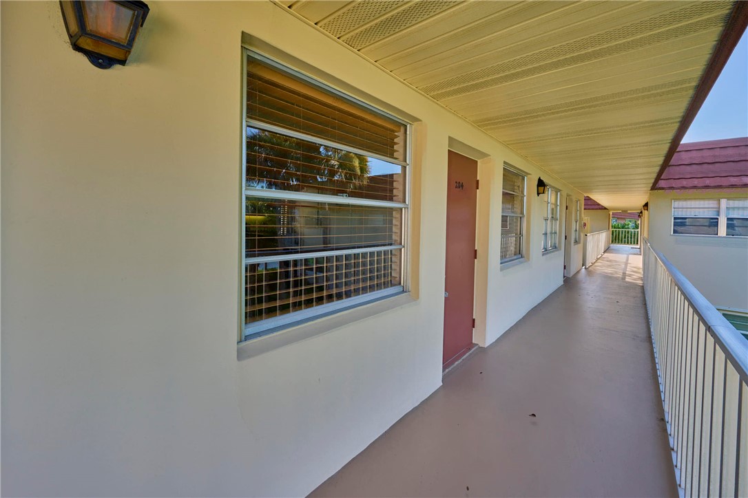 33 Vista Gardens Trail 204