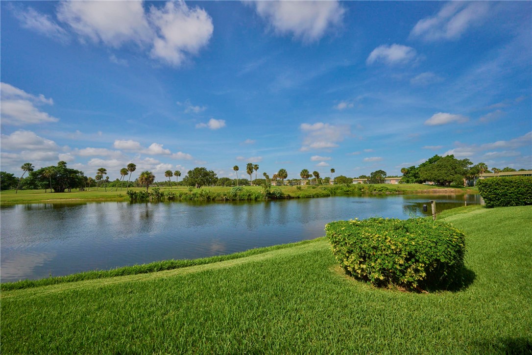 33 Vista Gardens Trail 204