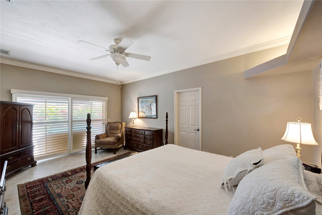 1039 Near Ocean Drive