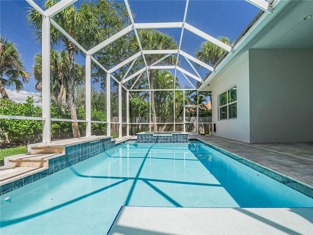 1215 Admirals Walk