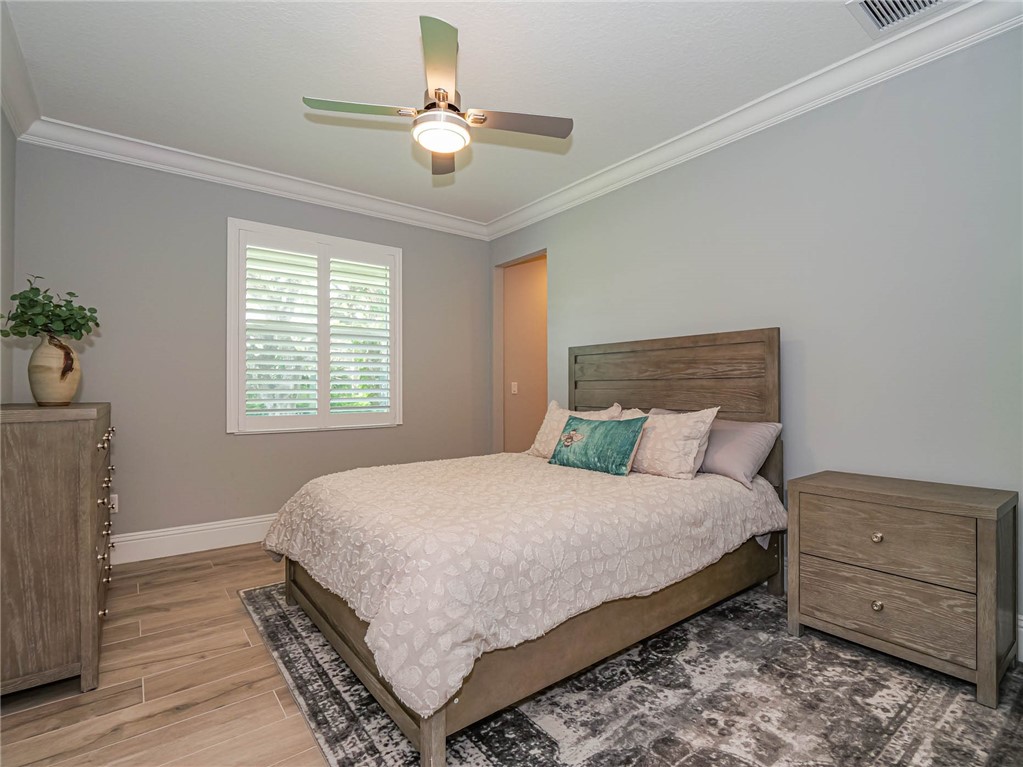 1215 Admirals Walk