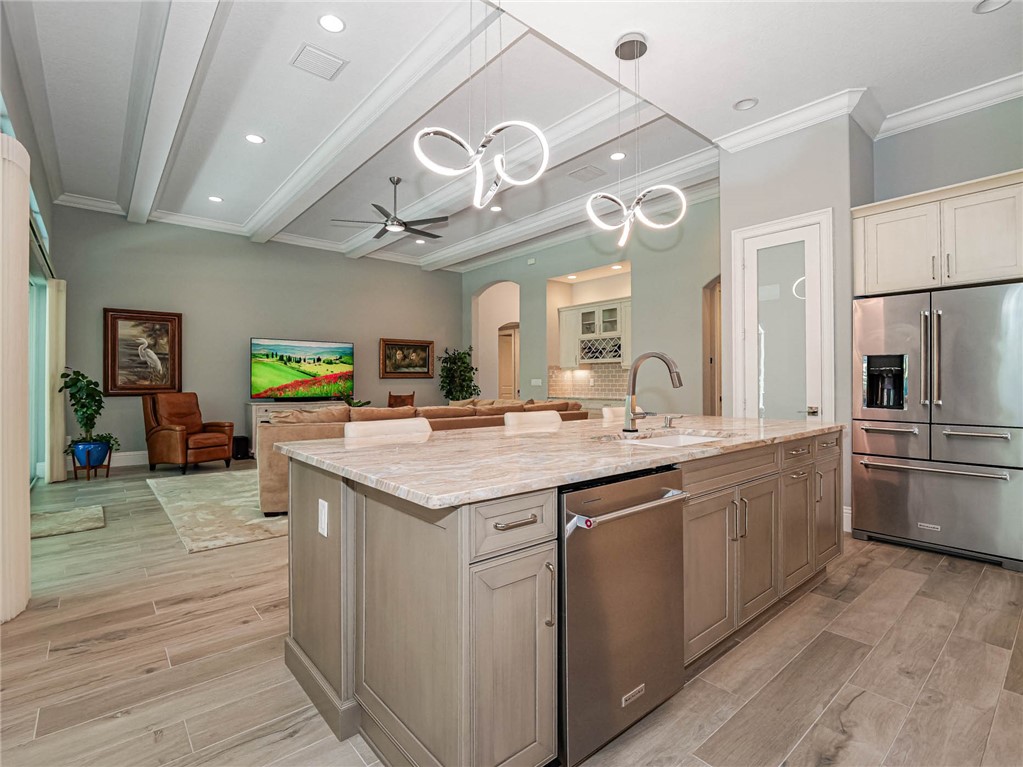 1215 Admirals Walk