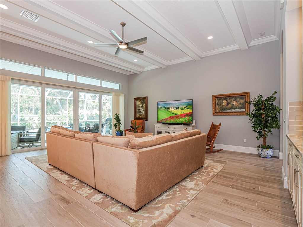 1215 Admirals Walk