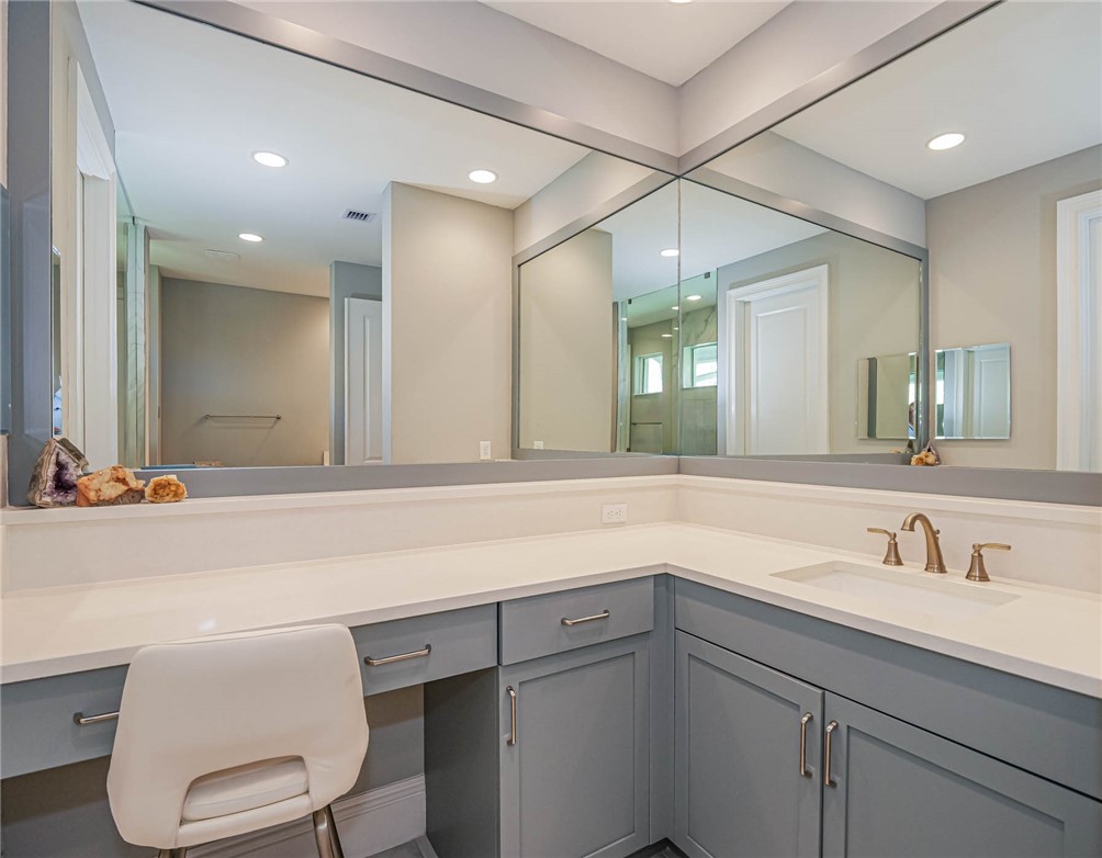 1215 Admirals Walk