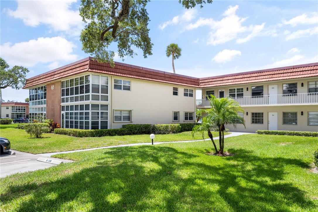 61 Woodland Drive 201