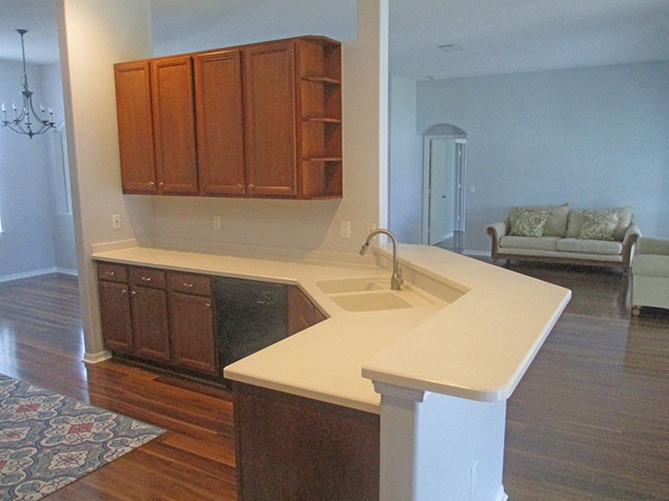 935 Southlakes Way SW