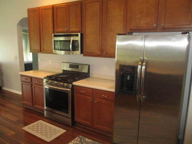 935 Southlakes Way SW