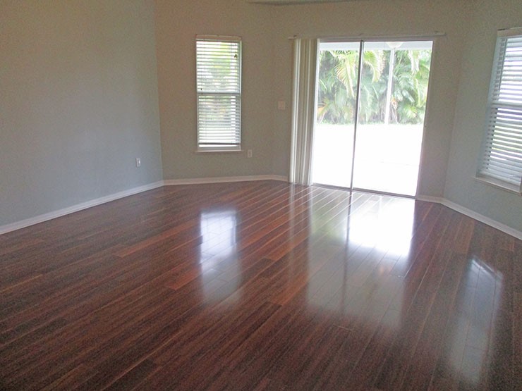 935 Southlakes Way SW