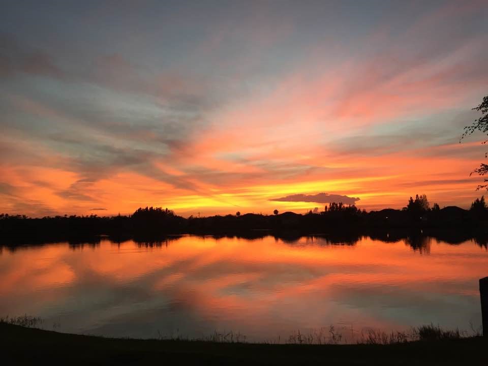 935 Southlakes Way SW