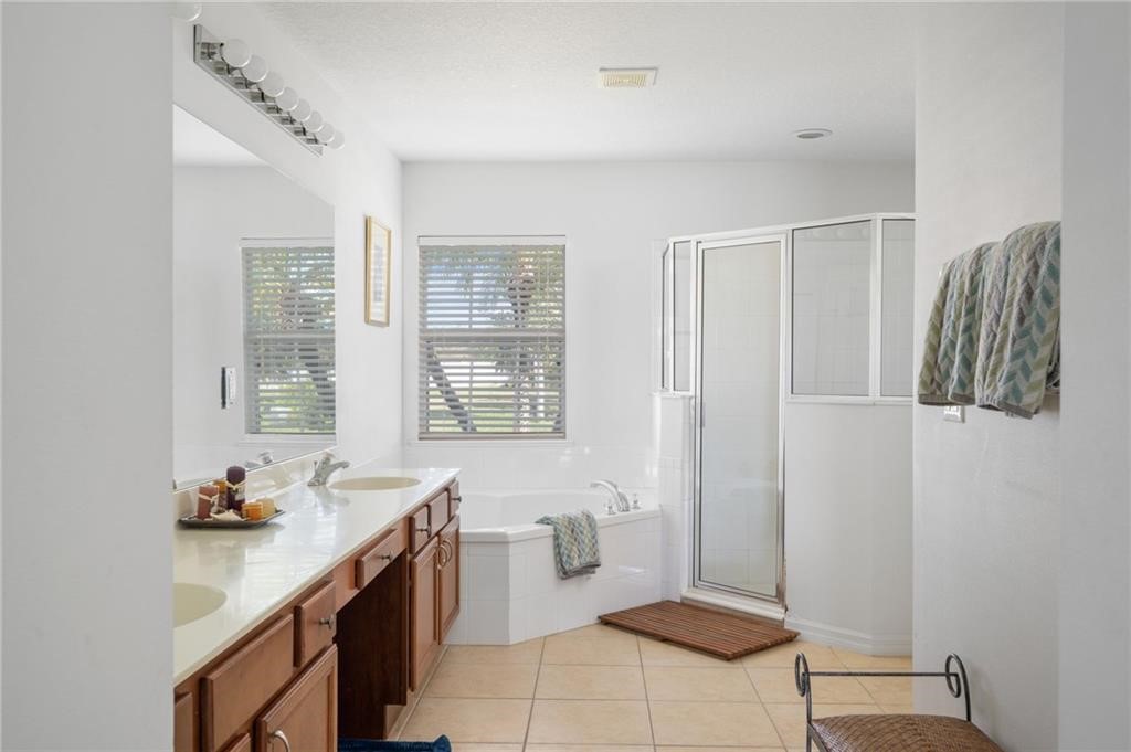 935 Southlakes Way SW