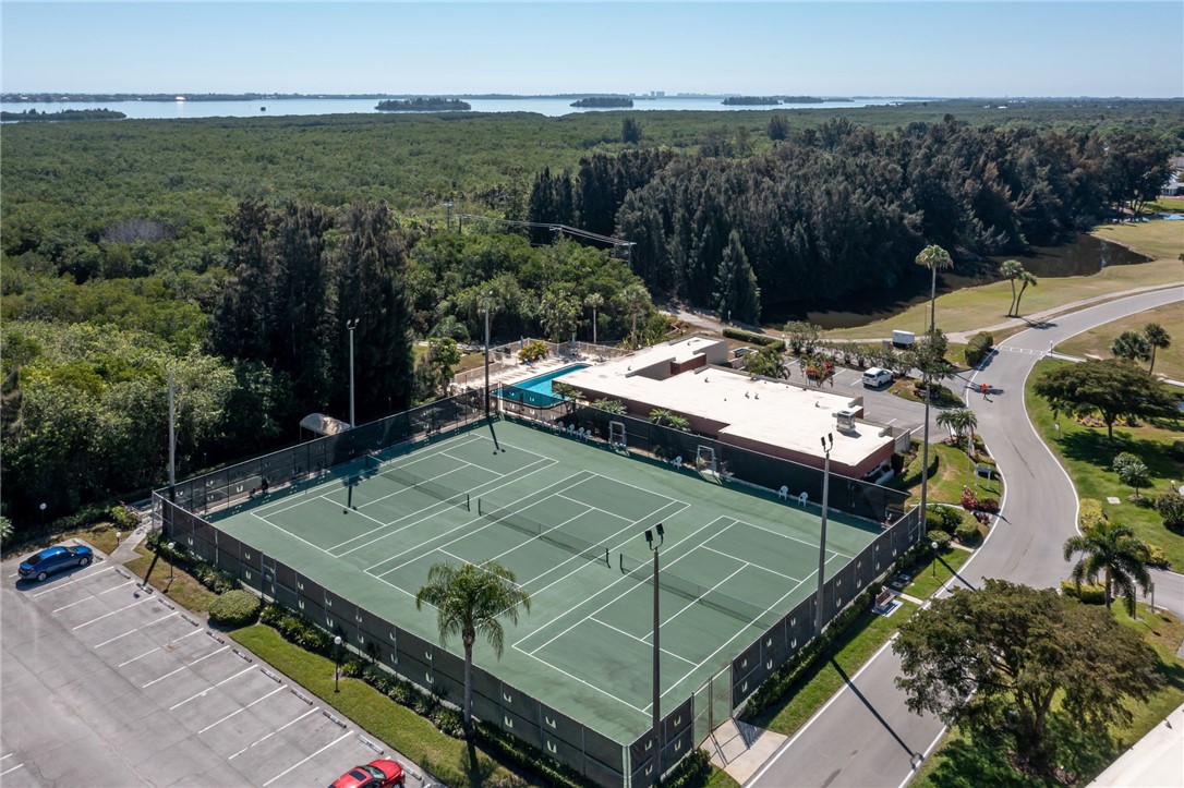 3 Vista Palm Lane 204