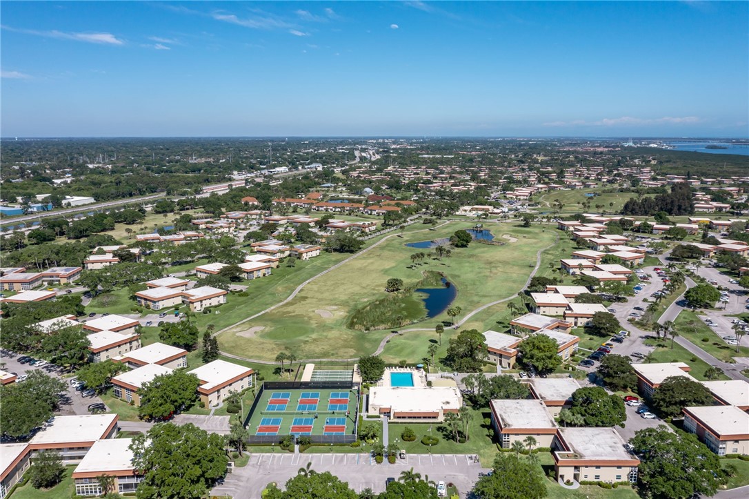 3 Vista Palm Lane 204