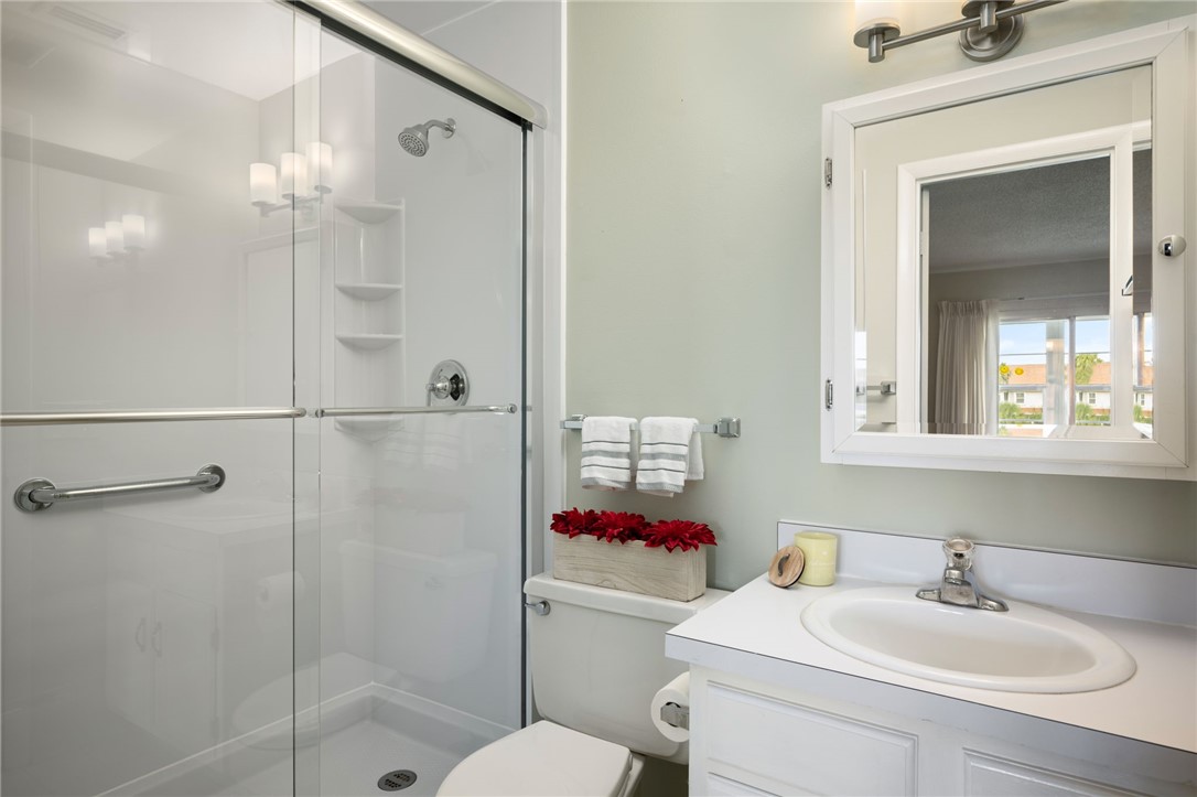 3 Vista Palm Lane 204