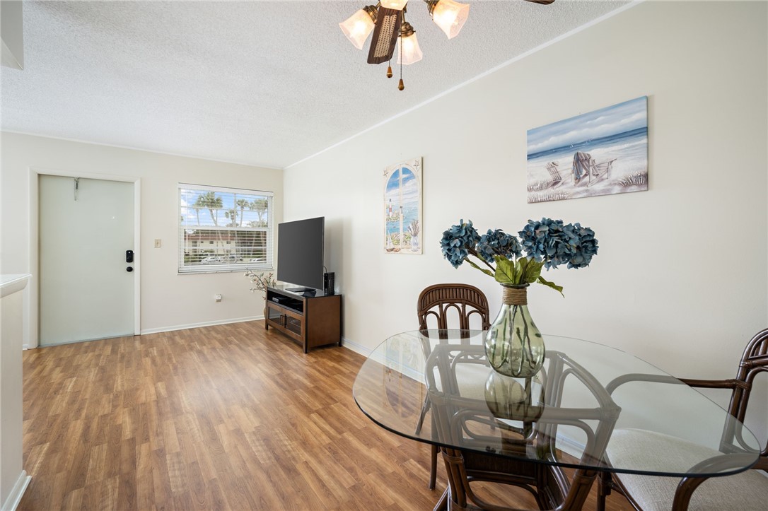 3 Vista Palm Lane 204